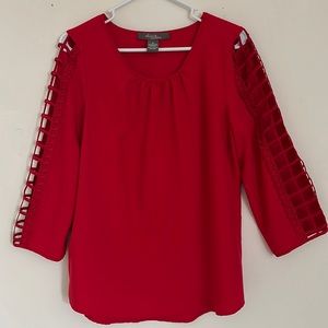 Ladies Open Sleeve Top. Size M.